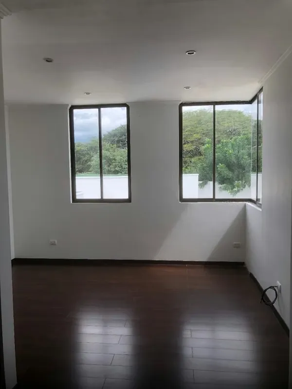 HOUSE FOR SALE IN ESCAZU