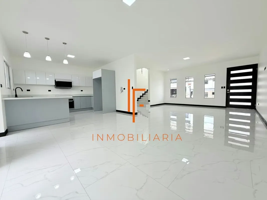 Venta de Amplia Casa 200 m2 en Condominio ,Tres Rios