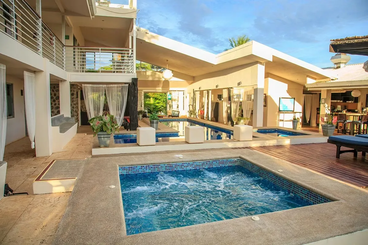 Beautiful hotel for sale with a privileged location just minutes from the spectacular San Miguel beach in ...