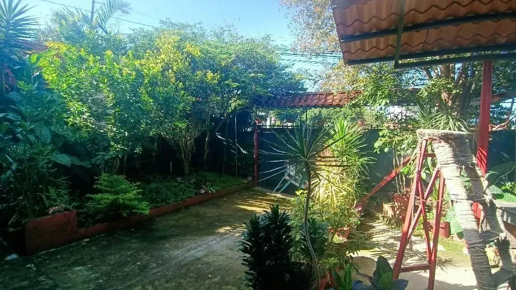 Casa rústica de zocalo/con apartamento en Sabanilla, Montes de Oca