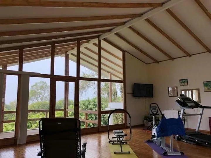 Vendo hermoso hotel de montaña.