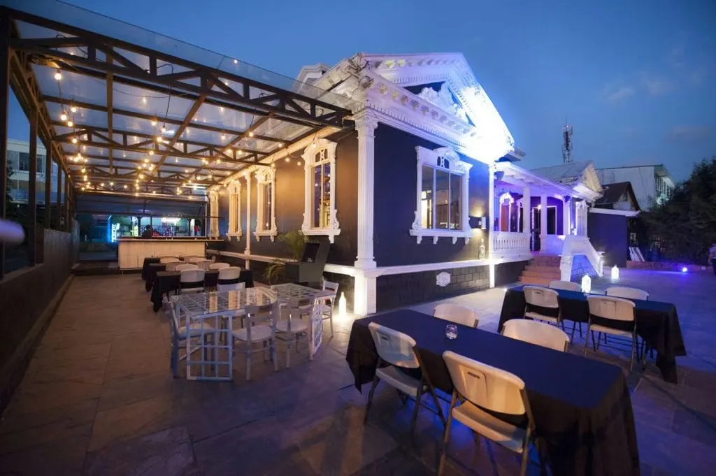 Sale of Full Furnished Bar in Los Yoses.
