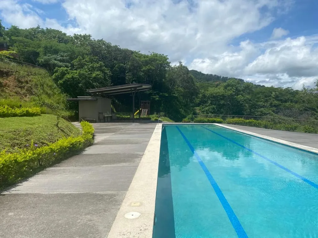 Venta de Lotes en Ciudad Colón, Condominio Hacienda los Bambués.