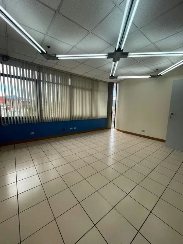 Edificio en Curridabat/3 pisos- excelente ubicación