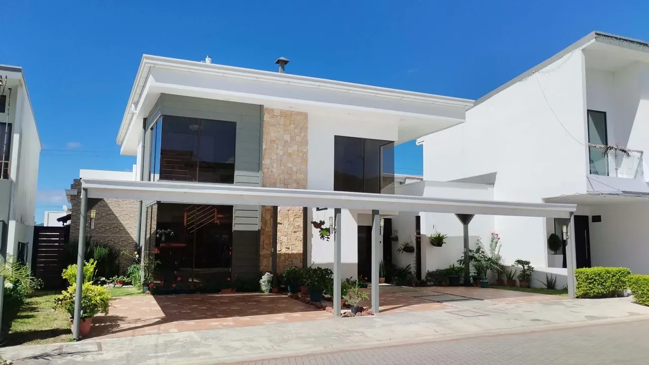 Venta de Casa en Cartago, Loyola, En Condominio
