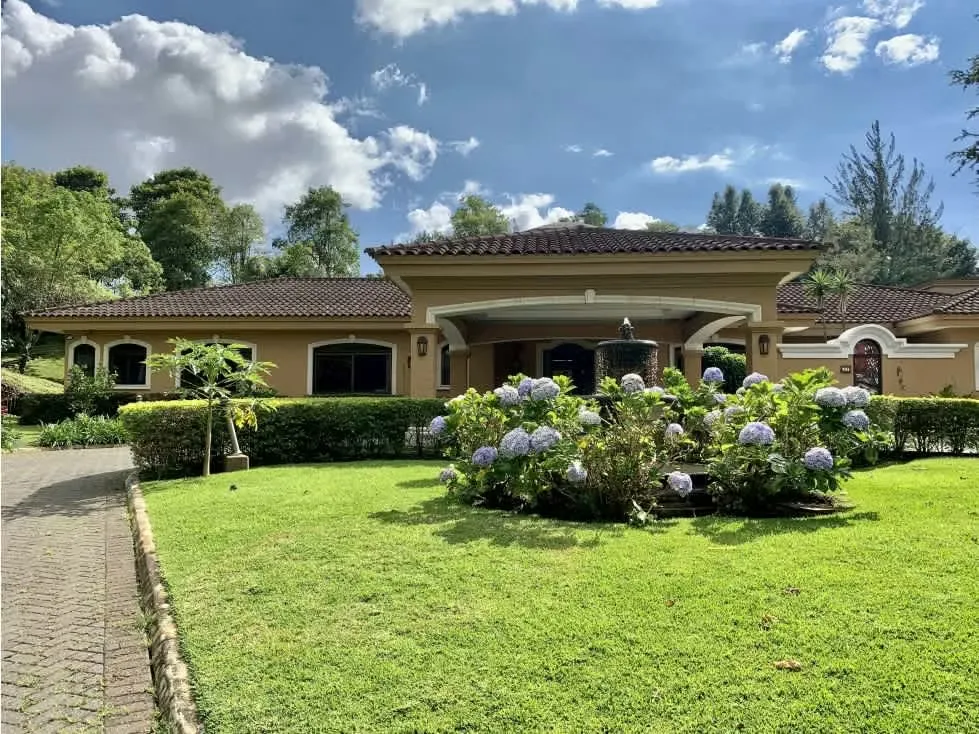 Venta casa en Curridabat - Condominio Monterán