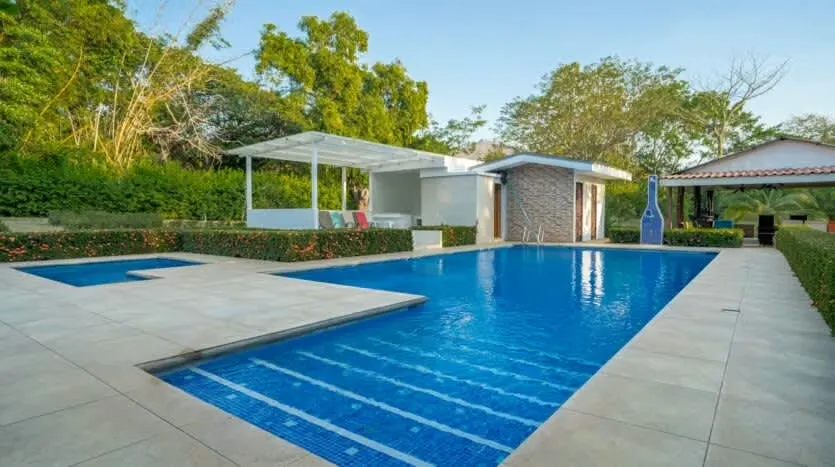 Stunning property in Tamarindo, Guanacaste, Costa Rica, where luxury and nature unite to create an incomparable experience! With 5000m2 lot and 300m2 of construction, this ...