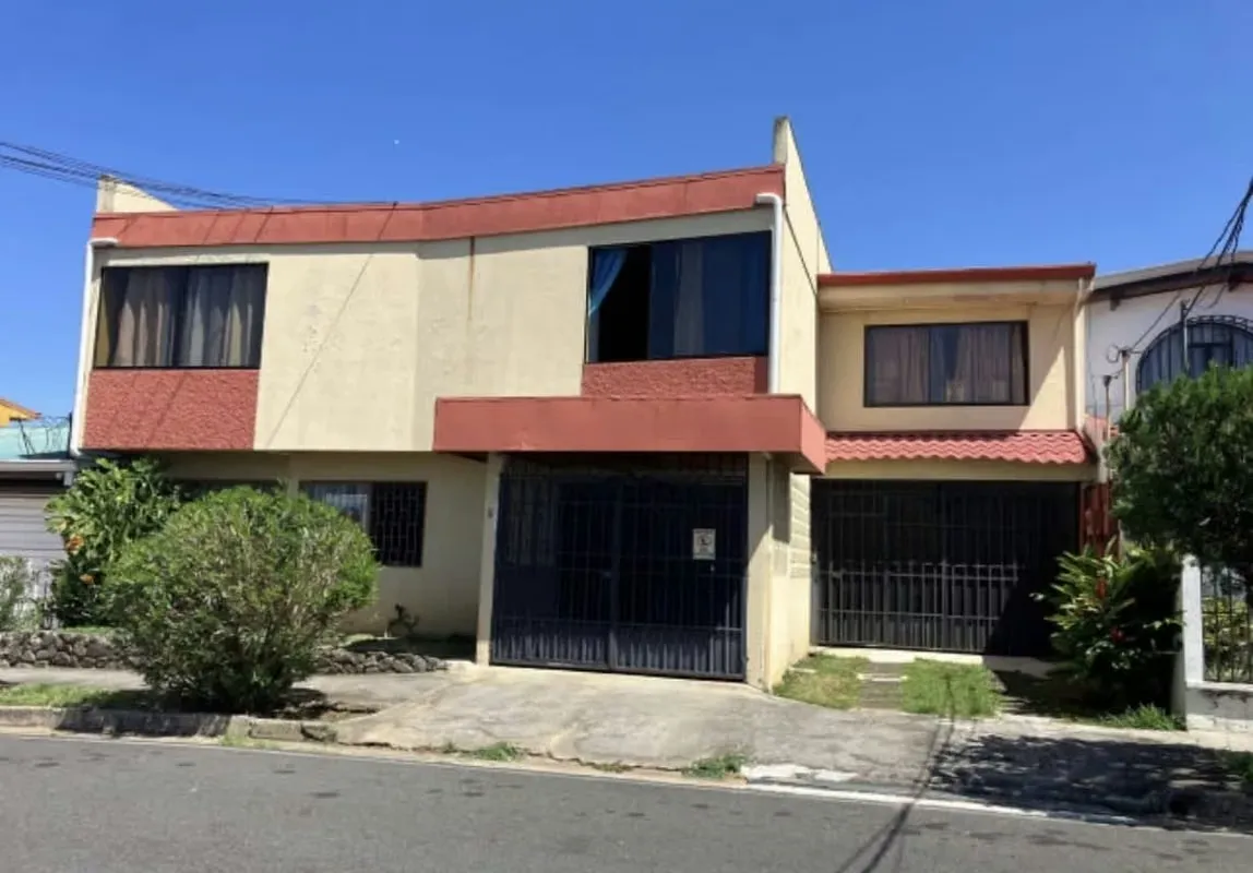 REBAJADA: AMPLIA CASA EN VENTA EN RESIDENCIAL TROPICANA - ALAJUELA CENTRO