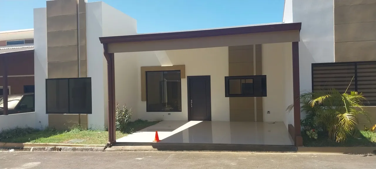 SE VENDE CASA LA SUIZA SAN RAFAEL HEREDIA PARA ESTRENAR SCG16