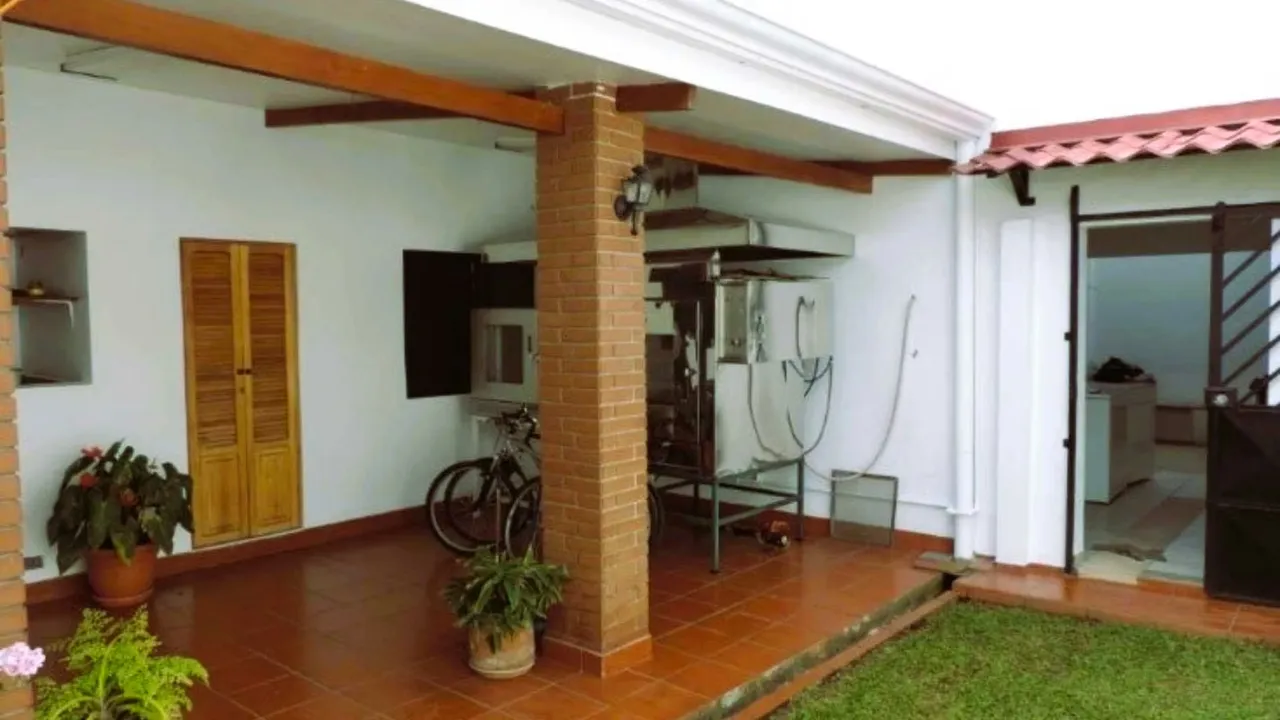 FOR SALE House with mixed land use in Tres Ríos
