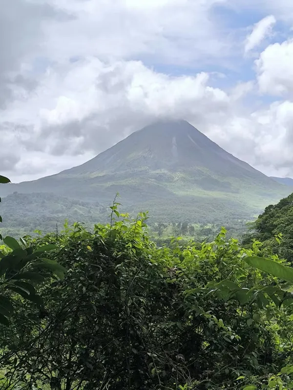 Finca en venta en La Fortuna, vistas al Volcán y al Lago