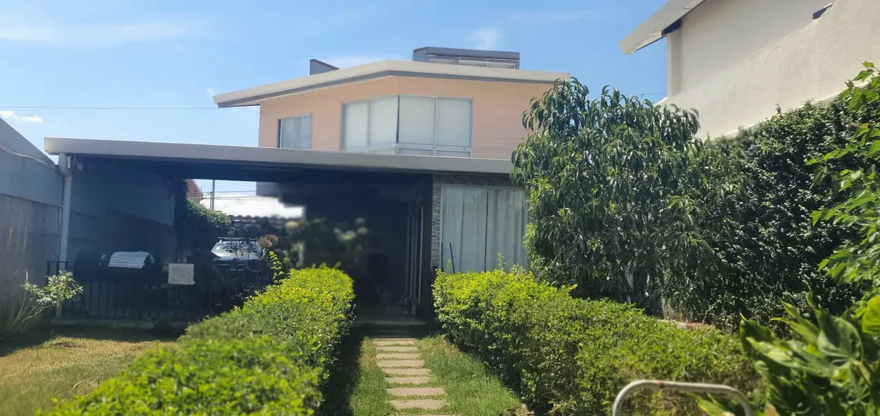 It is a beautiful property, with a family house of two floors, located in Urb. The Pines in Guadalupe de Alajuela, is of modern/industrial ...