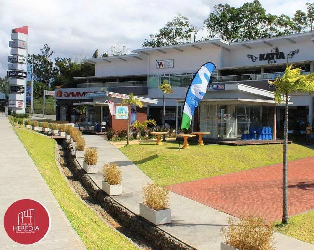 The premises in Torres de Heredia offer a series of benefits that make them attractive to entrepreneurs and traders. Here are some of the advantages: