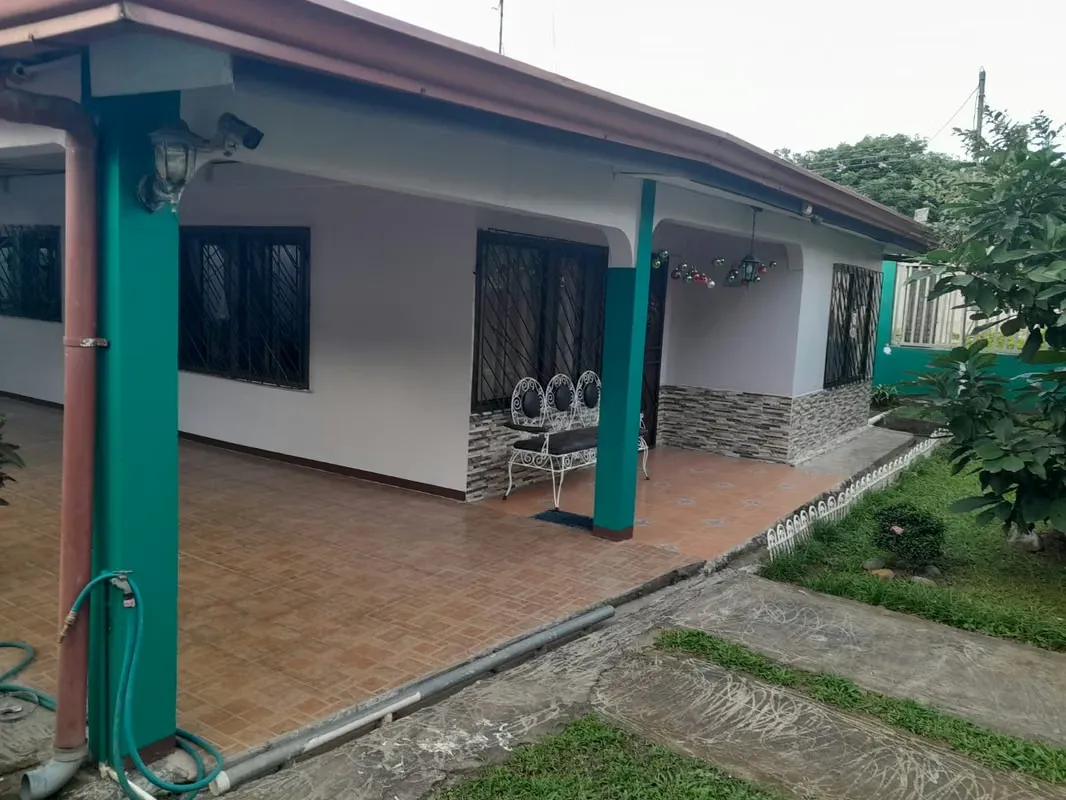 Family Home for Sale – Ideal for Vacation or Permanent Residence
