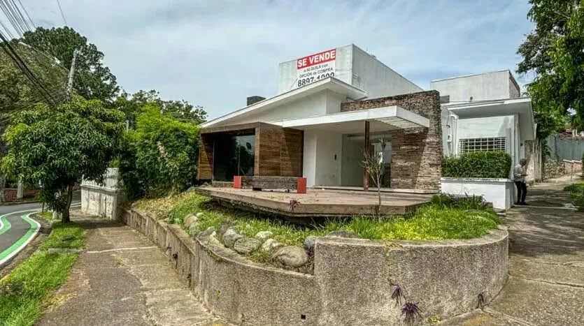 Commercial for sale in San Pedro