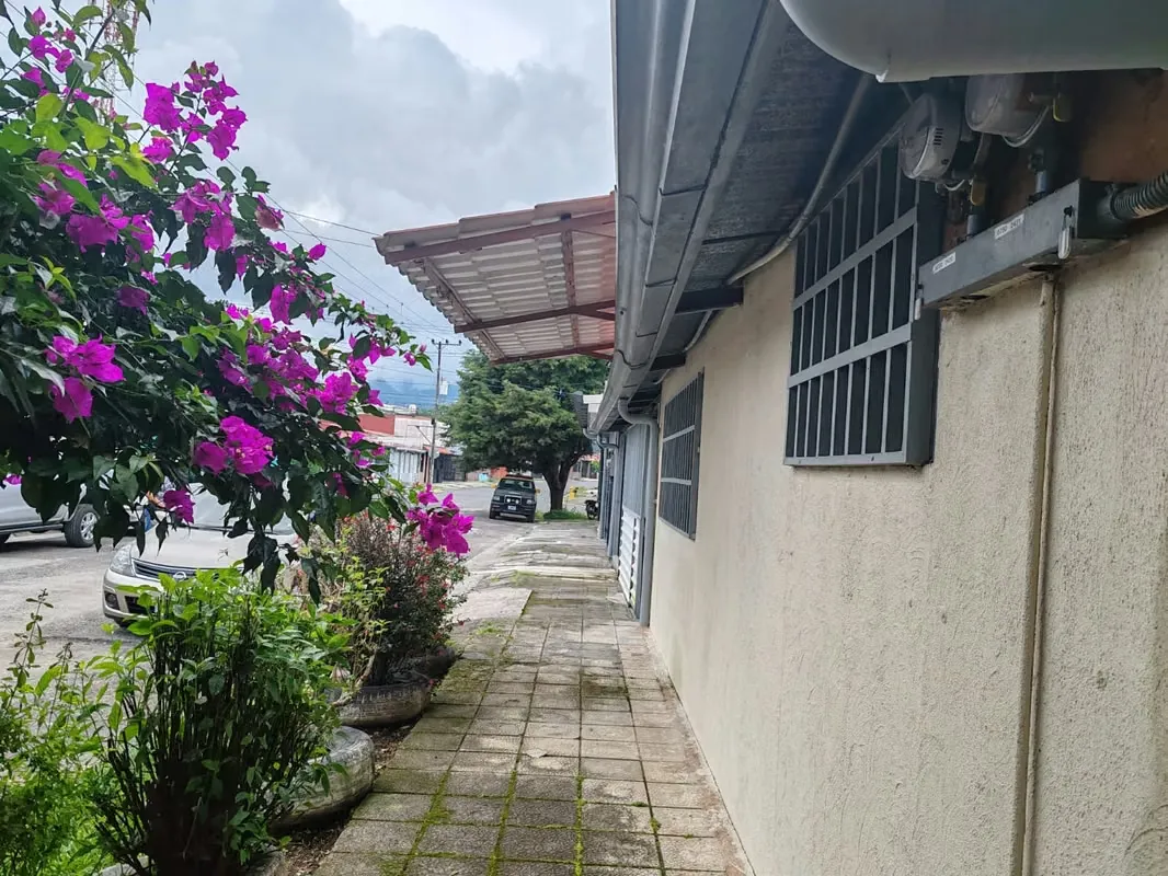 SE VENDEE CASA EN DASAMPAROS EL PORVENIR