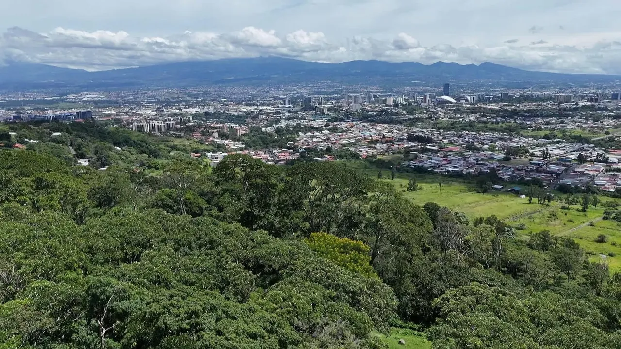 Se vende terreno para desarrollo, espectacular vista, Escazú (AD)