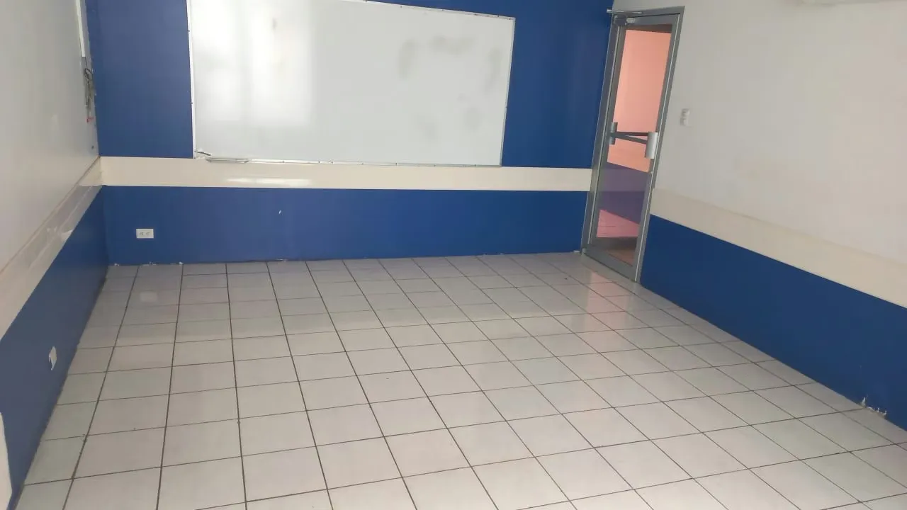 Se alquilan oficinas en San Jose avenida central