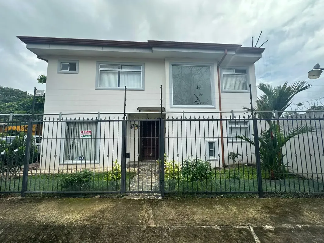 ¡Este lote esquinero en venta tiene ...