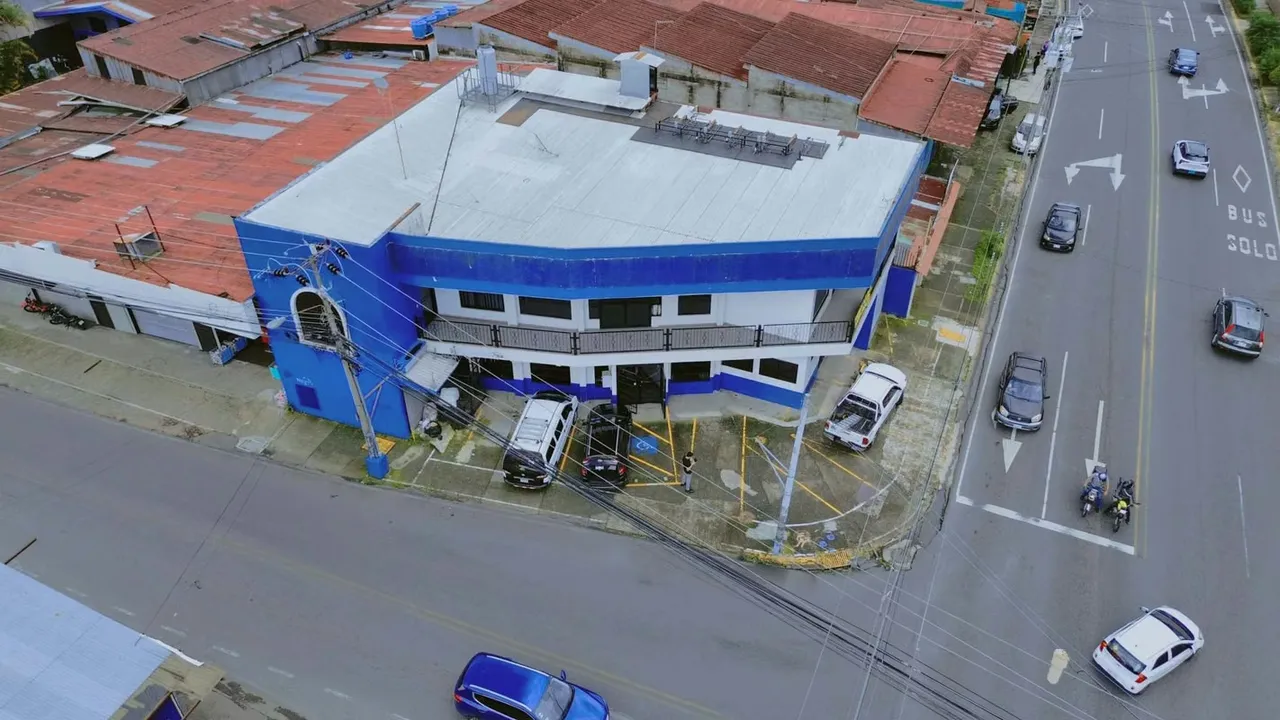 Spacious Corner Commercial Property (Building) / San Antonio, Desamparados (Plazoleta) for Rent or Sale