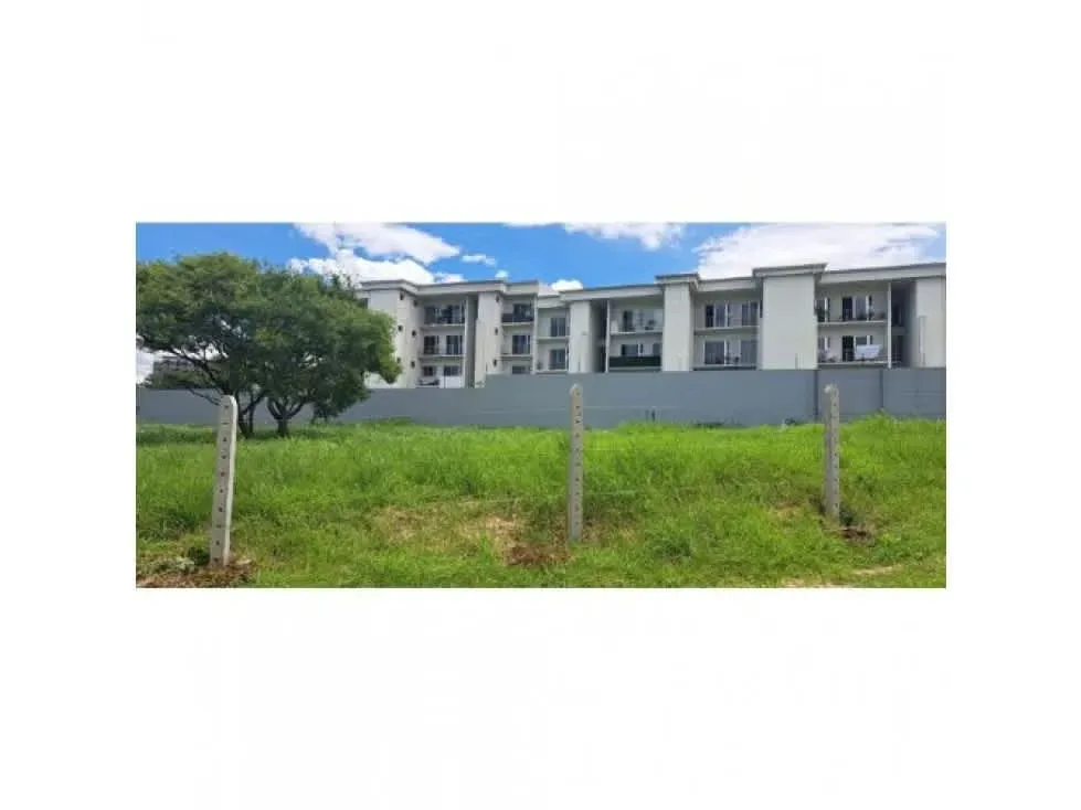 Exclusivo terreno sobre calle principal, ubicado en zona premium de alta demanda, rodeado de condominios, hoteles, centros comerciales y ...