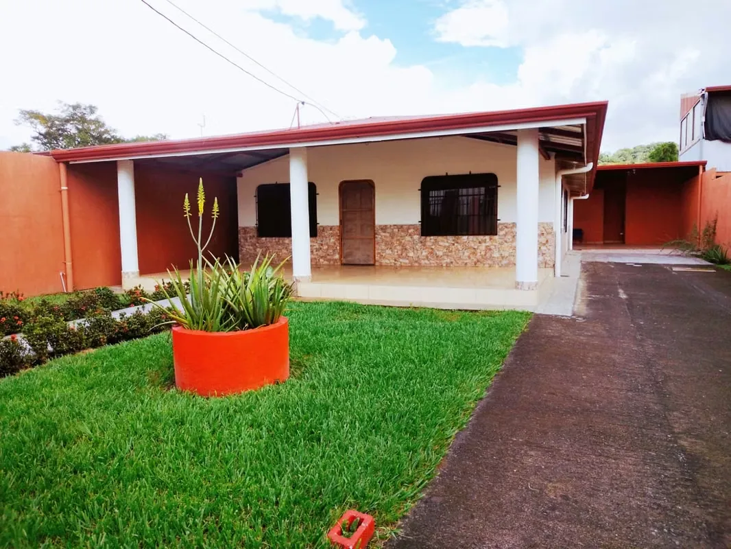 Opportunity for sale of beautiful house of 186 m2. Lot 408 m2