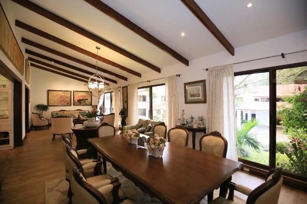 CASA EN ESCAZU UNA PLANTA