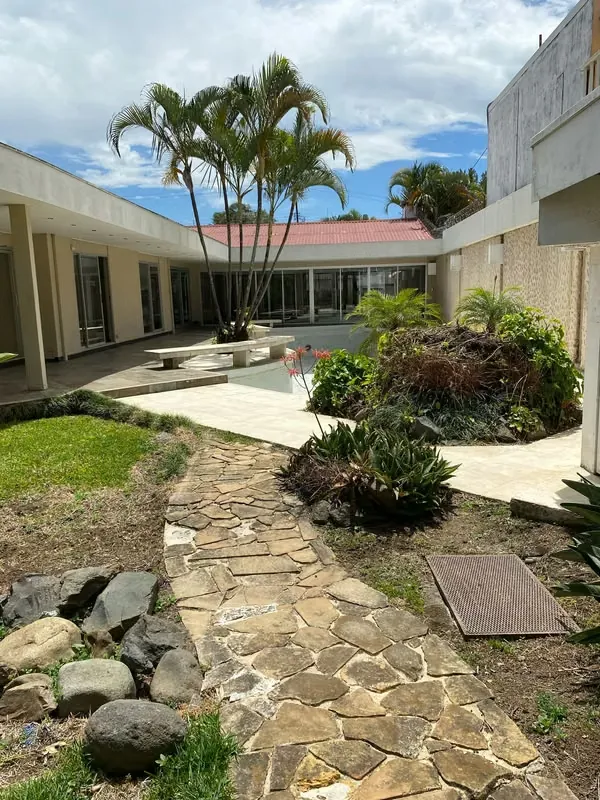 Venta de casa de uso mixto, Barrio Dent 5636