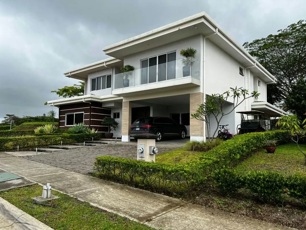 Casa en venta en San Rafael, Alajuela, Condominio Hacienda Espinales