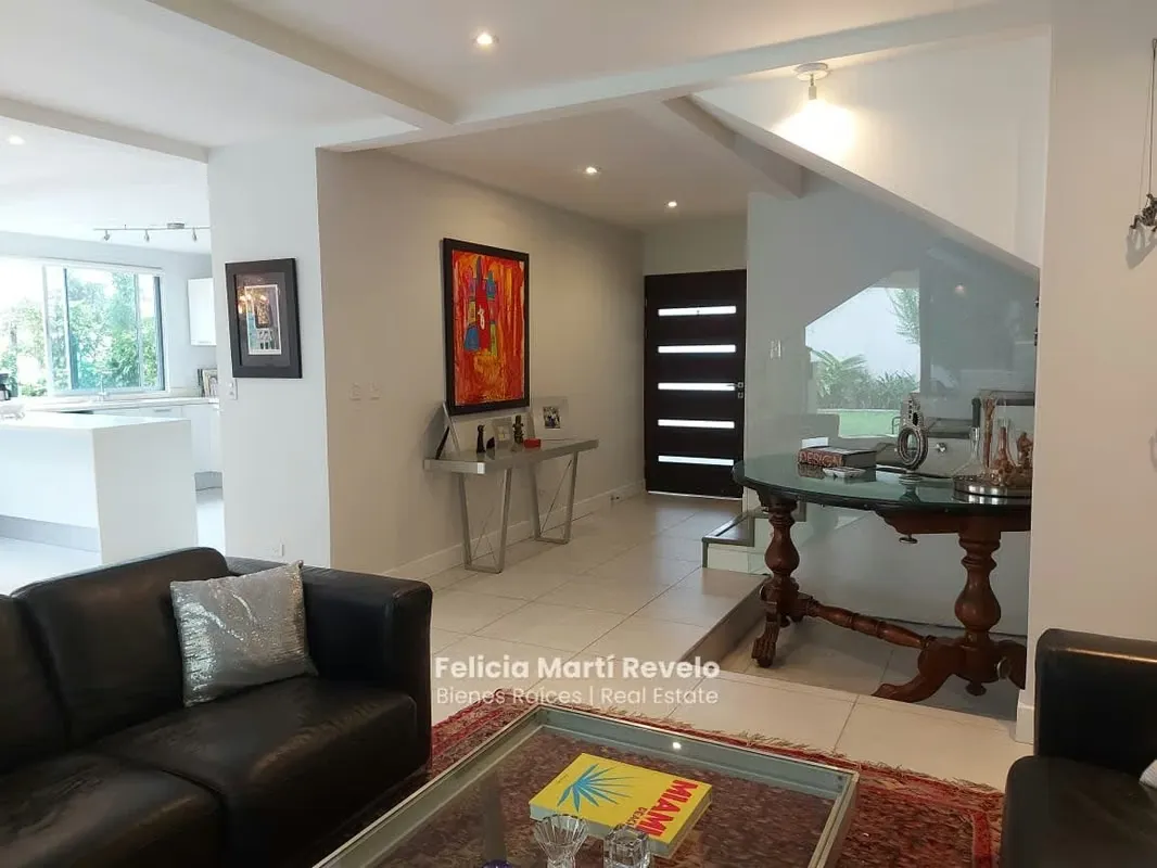 VENTA lujoso Condominio con vista en Escazú, Jaboncillos.