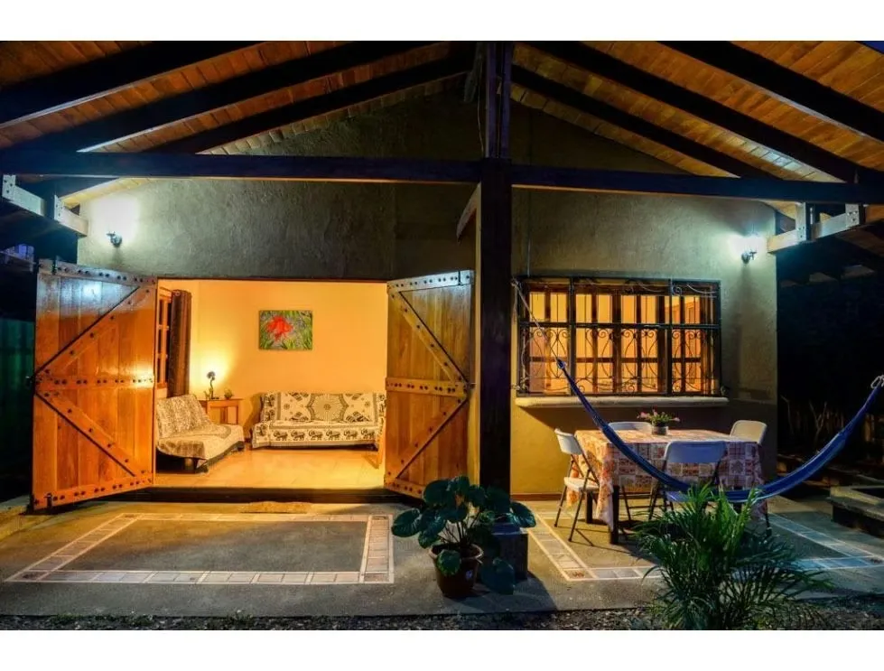 HERMOSA CASA TOTALMENTE EQUIPADA EN PLAYA HERMOSA