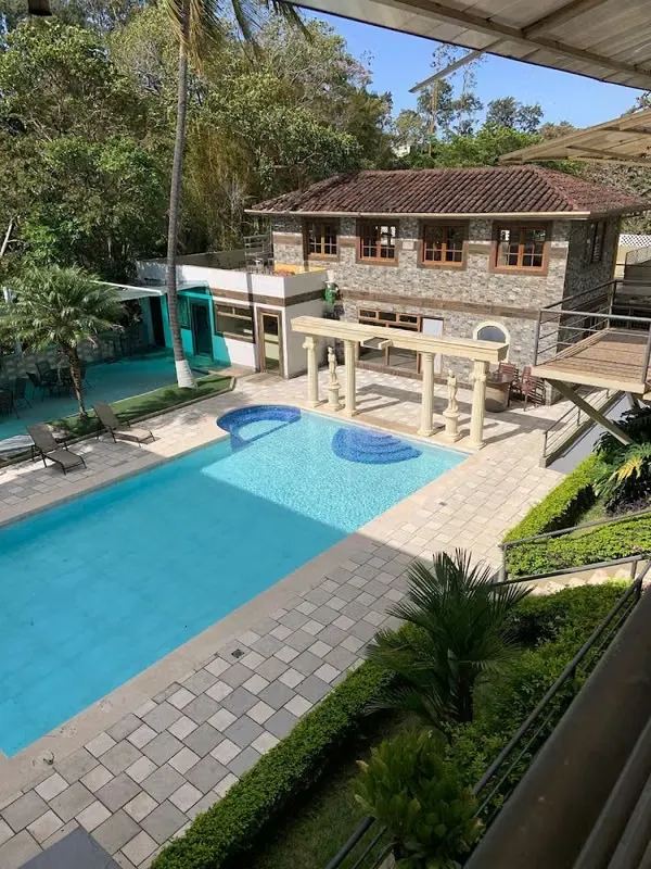 SE VENDE HOTEL EN RESIDENCIAL CARIARI