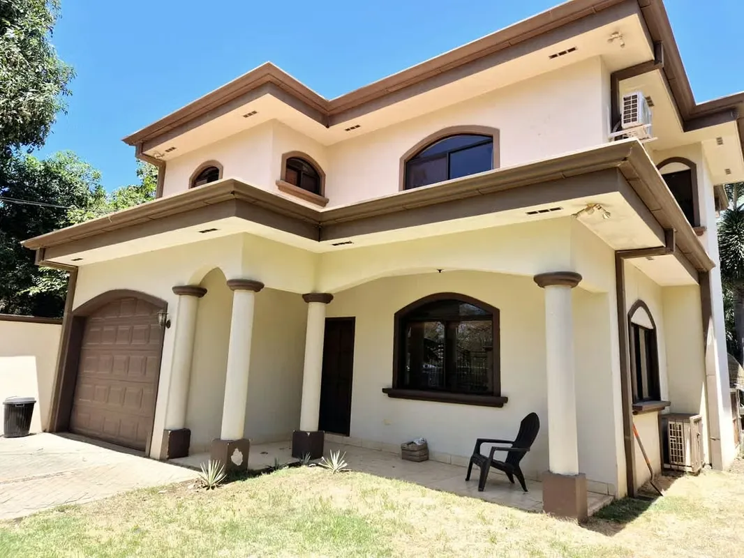 Venta de Casa de Playa en Playas del Coco