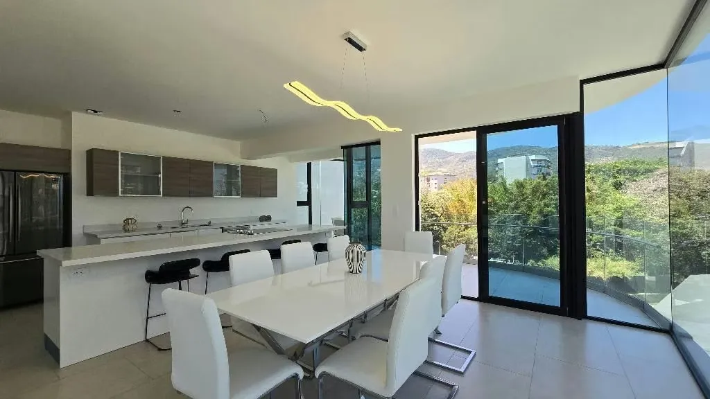 Located in one of the most exclusive areas of Escazú, just 250 metres from Costa Rica Country Club, ...