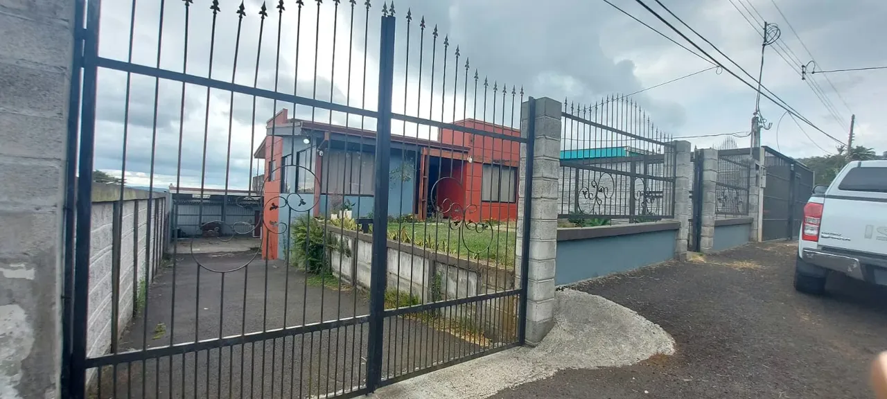 Casa en venta en San Ramón, con vistas a las montañas y lugar tranquilo