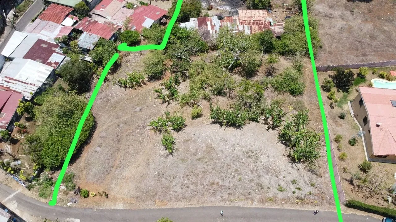 Lote en venta en Palmares de 4,688 m², con casa para restaurar, lindas vistas