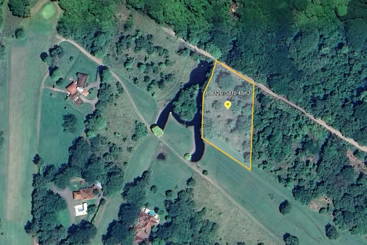 Lot for sale on golf course in Guanacaste