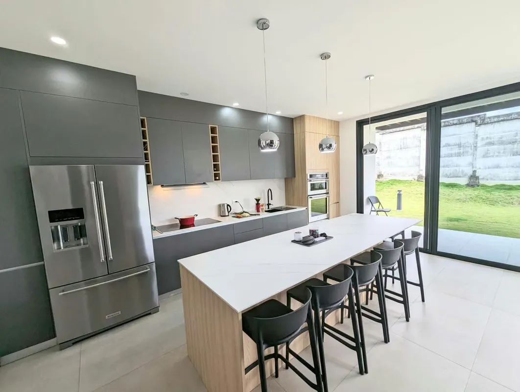 MODERN HOUSE IN CONDOMINIUM Heredia Ulloa Barreal