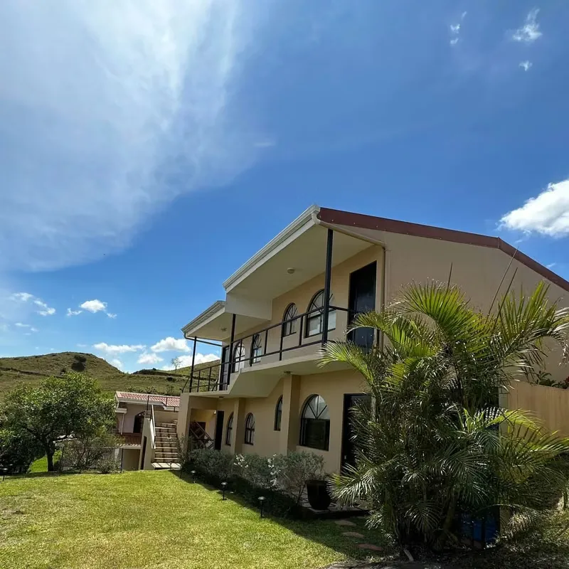 Apartamentos amueblados y equipados en alquiler, Ciudad Colón, Mora.
