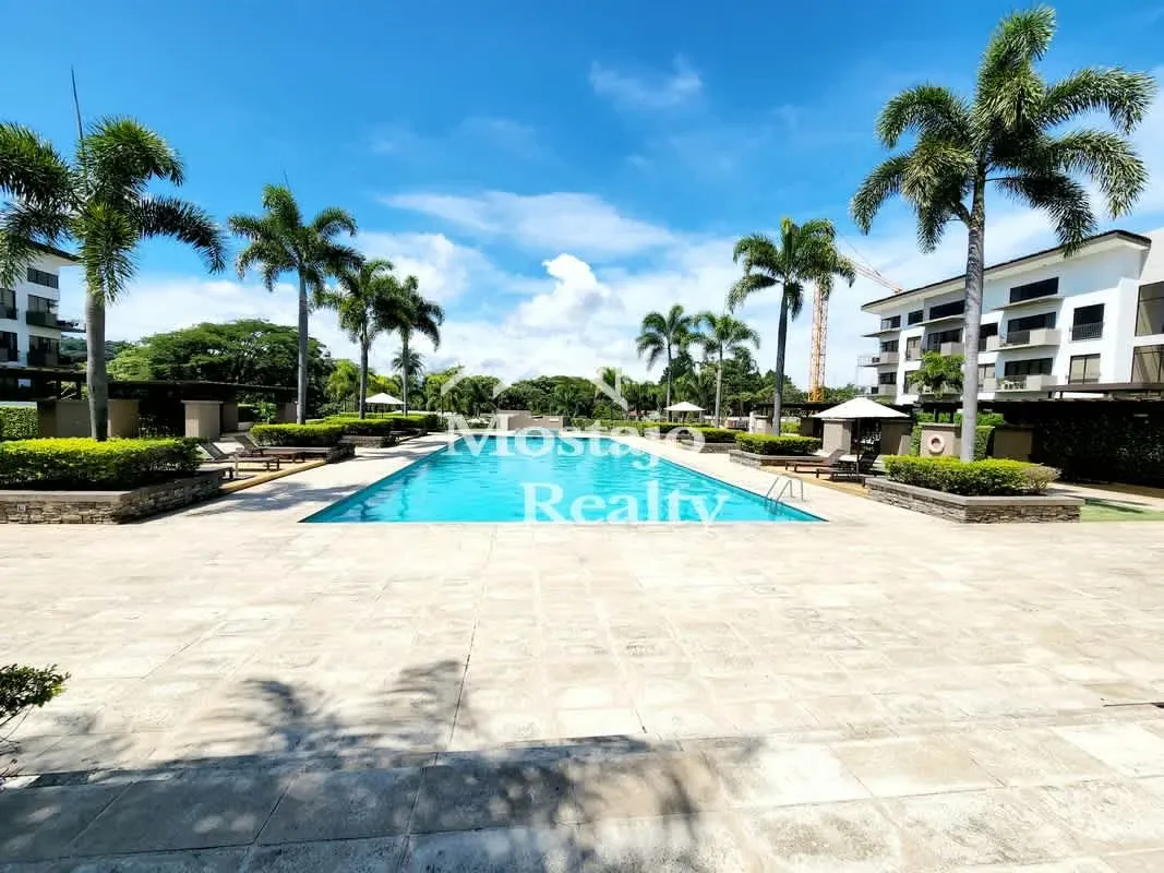 Riverpark, full amueblado, bello-lujoso-amplio 63 m2, 1 hab, 1.5 baños, 2 A/C, terraza, patio.