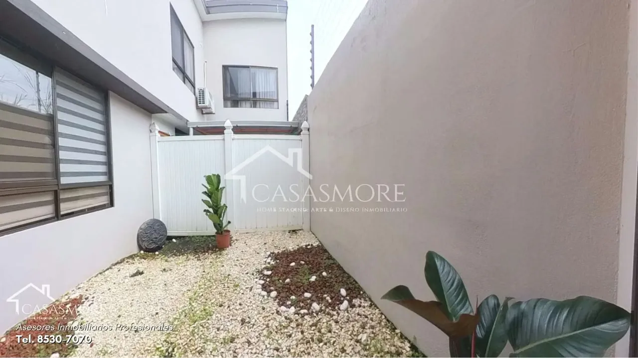 VENTA APATAMENTO CONDOMINIO FRANCISCO DE HEREDIA 1ER PISO PATIO TRASERO