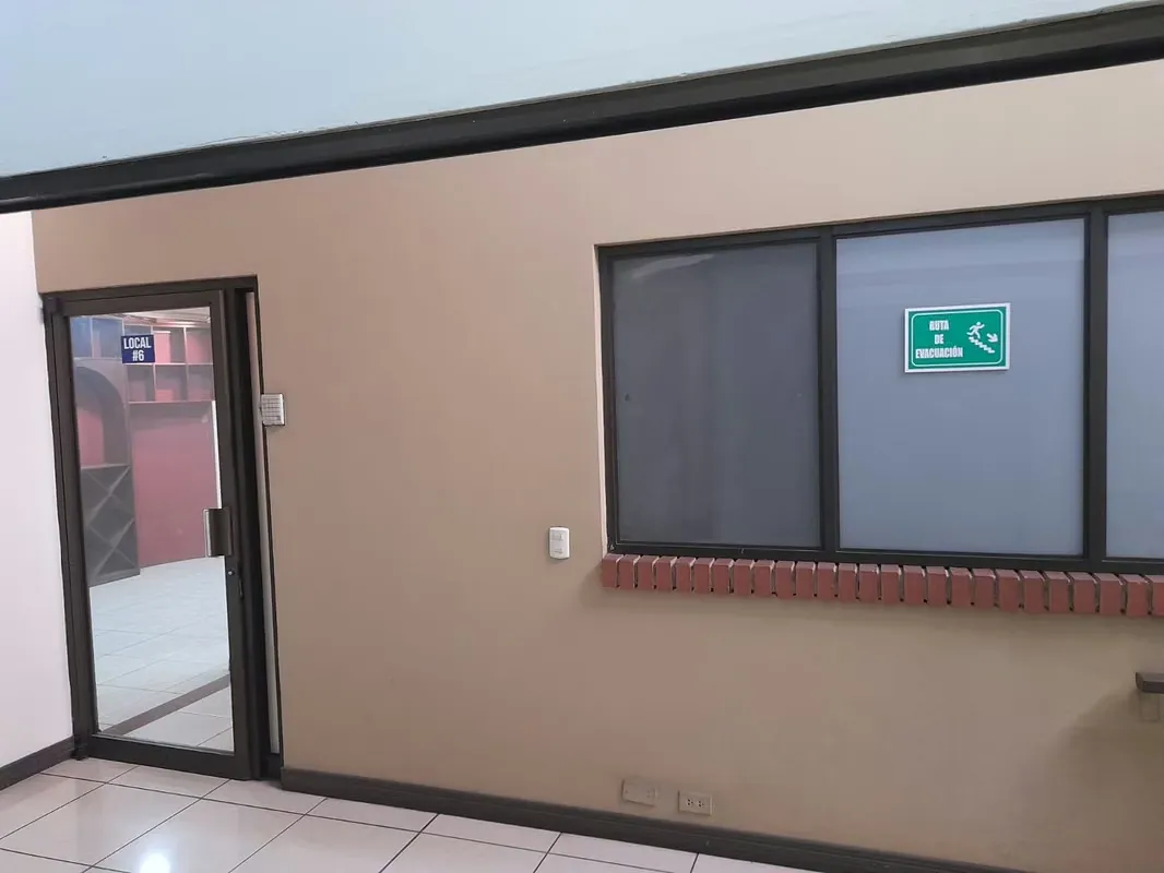 Alquiler de oficinas en con excelente ubicación en Curridabat. 40070