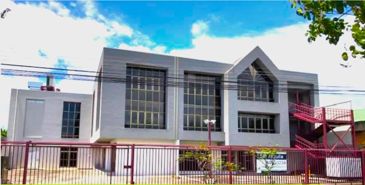 SE ALQUILA EDIFICIO PARA OFICINAS EN LA SABANA – UBICACIÓN ESTRATÉGICA. ( VA RS).