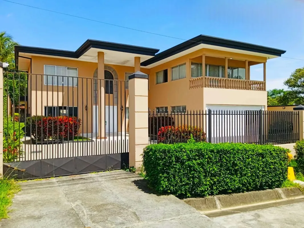 Espectacular Casa en Alquiler o Venta – Ciudad Colón / Brasil de Mora