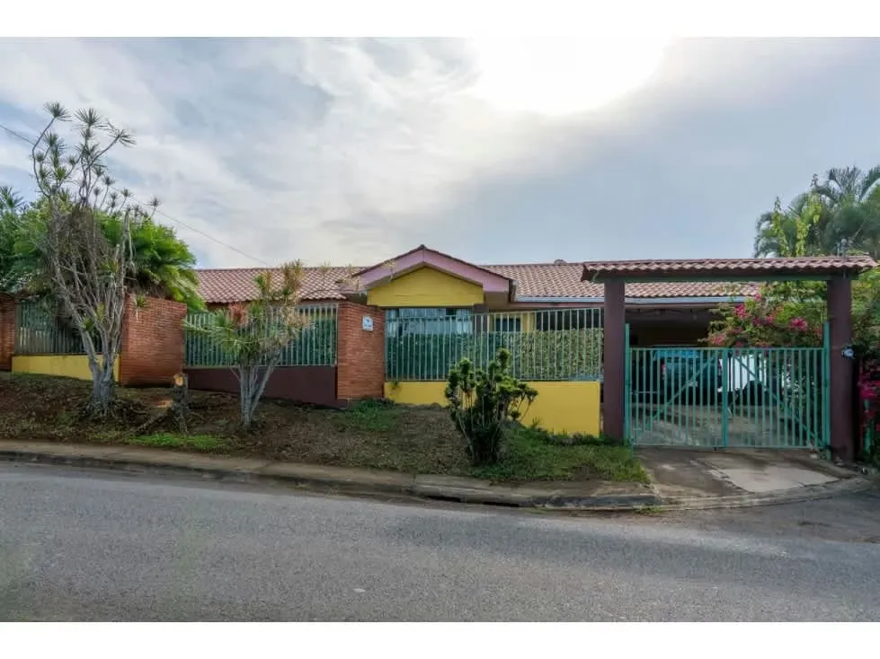 VENTA DE HERMOSA PROPIEDAD, ATENAS, BARRIO SAN JOSE 4103 (GC)