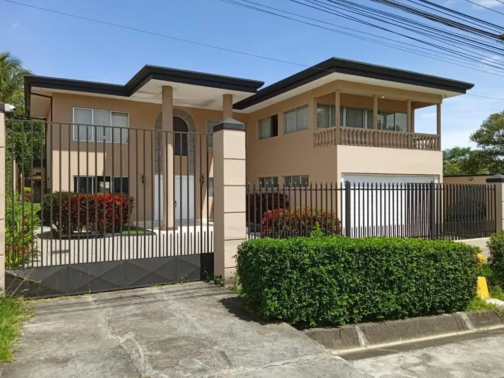 Espectacular Casa en Alquiler o Venta – Ciudad Colón / Brasil de Mora