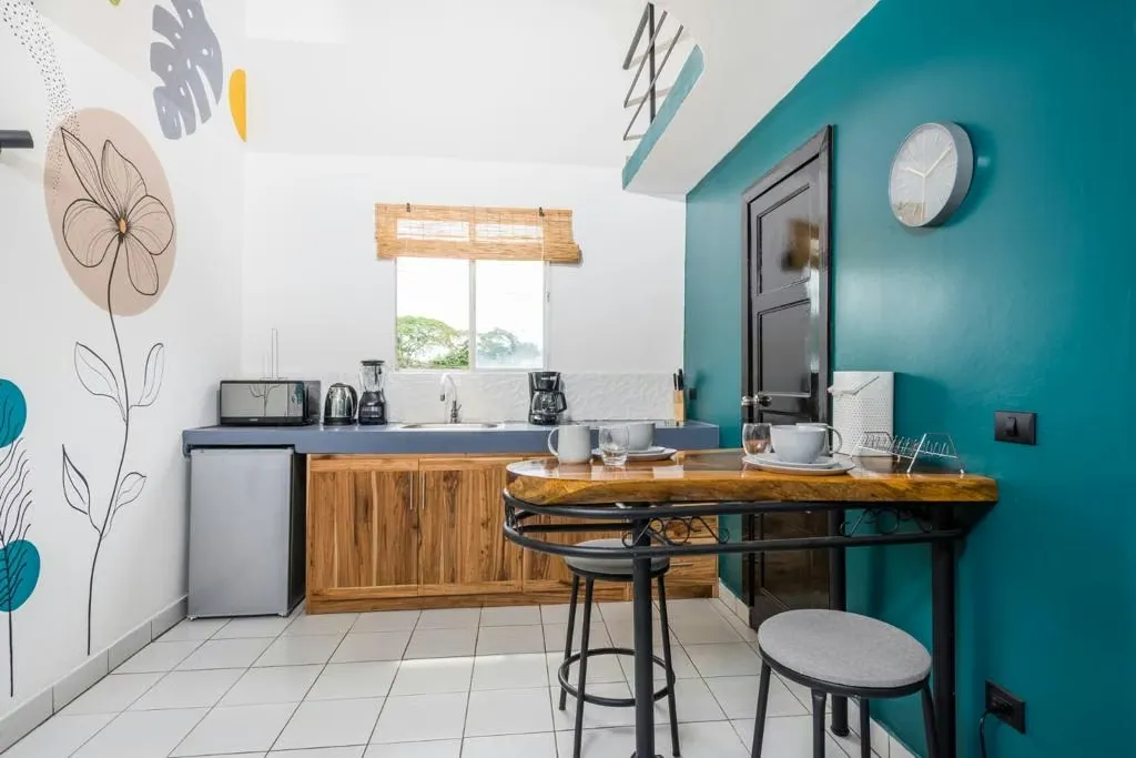 Estudio en Huacas: Oportunidad de Inversión Airbnb en Zona Estratégica