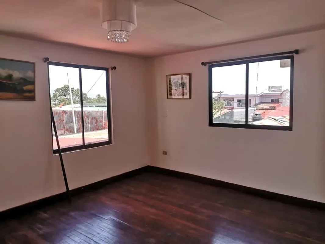Venta de Casa +4 Apartam. en Sabanilla de Montes de Oca_ Oportunidad de Negocio