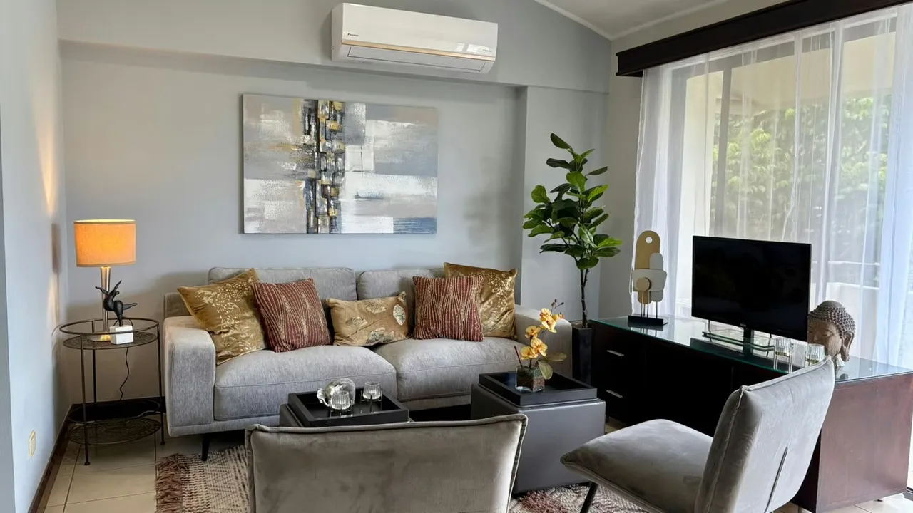SE ALQUILA APARTAMENTO AMUEBLADO SANTA ANA