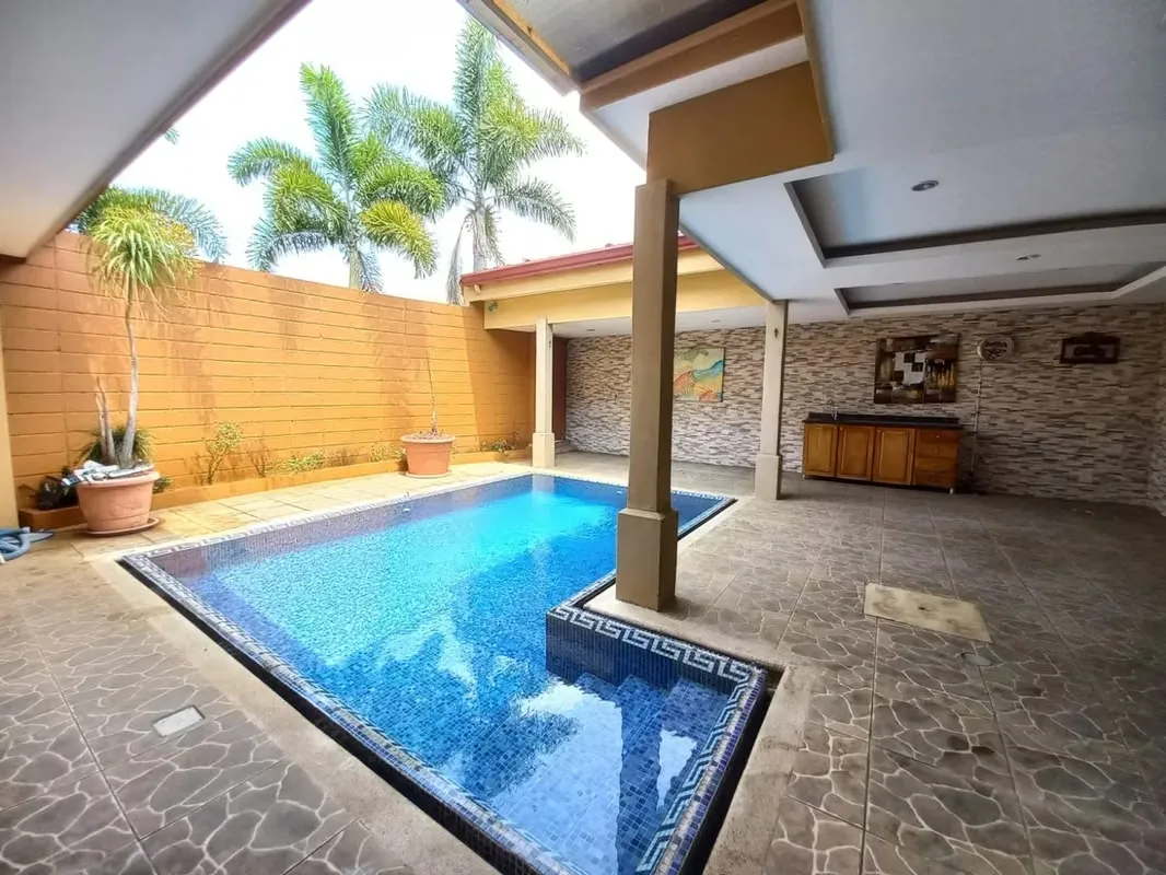 VENTA DE CASA EN HACIENDAS DE LA RIBERA PARA INVERSION